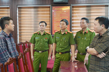 <a href="/tin-tuc-su-kien/tin-hoat-dong" title="Tin hoạt động" rel="dofollow">Tin hoạt động</a>