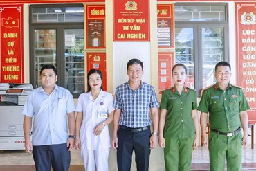 <a href="/tin-tuc-su-kien/tin-hoat-dong" title="Tin hoạt động" rel="dofollow">Tin hoạt động</a>