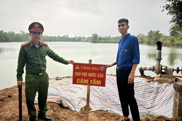 <a href="/tin-tuc-su-kien/tin-hoat-dong" title="Tin hoạt động" rel="dofollow">Tin hoạt động</a>