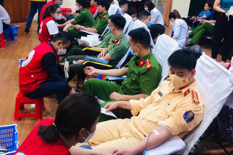 Công an huyện Lang Chánh tham gia hiến máu tình nguyện