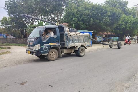Cảnh sát giao thông Thanh Hoá quyết liệt xử lý phương tiện chở hàng vượt quá kích thước thành thùng