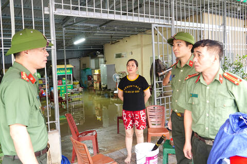 Lãnh đạo Công an tỉnh kiểm tra, chỉ đạo công tác phòng, chống bão số 3