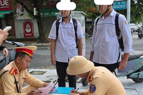 Thanh Hoá: Tăng cường kiểm tra, xử lý học sinh vi phạm trật tự, an toàn giao thông ngay từ đầu năm học