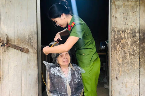 Công an xã Vân Du lan tỏa hình ảnh đẹp về người chiến sĩ Công an vì Nhân dân phục vụ