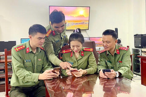 Tâm huyết, trách nhiệm tham gia góp ý dự thảo văn kiện Đại hội XIV của Đảng trên nền tảng VneID