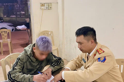 Từ video người dân cung cấp, Công an Thanh Hoá nhanh chóng xác minh thanh niên “đánh võng” trên đường