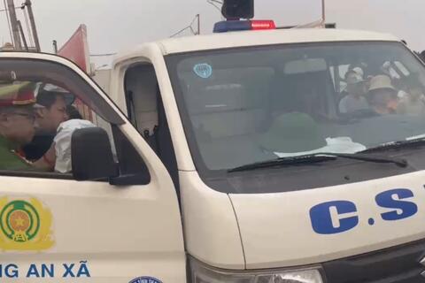 Công an xã Vạn Lộc kịp thời cứu thai phụ ngất xỉu giữa đám đông khi tham gia lễ hội