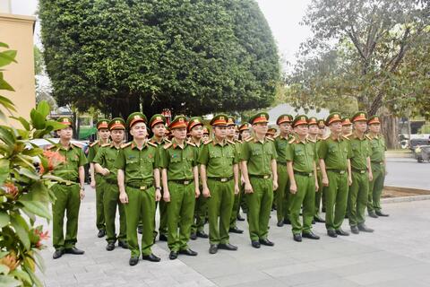 Phòng Cảnh sát hình sự dâng hương tưởng niệm và báo công dâng Bác nhân dịp Kỷ niệm 80 năm Ngày truyền thống lực lượng Cảnh sát hình sự