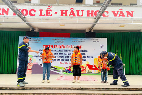 Bảo đảm an toàn tắm biển trong mùa du lịch