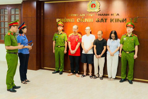 Công an Thanh Hóa triệt phá đường dây buôn lậu mua bán xe điện ba bánh xuyên biên giới