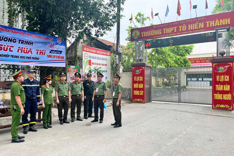 Tuổi trẻ Công an Thanh Hóa đồng loạt ra quân “Tiếp sức mùa thi”