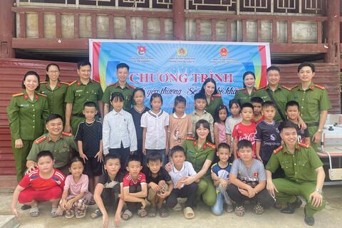 Phòng Cảnh sát kinh tế: Bàn giao công trình “Thắp sáng bản làng”, lan tỏa yêu thương đến học sinh vùng cao