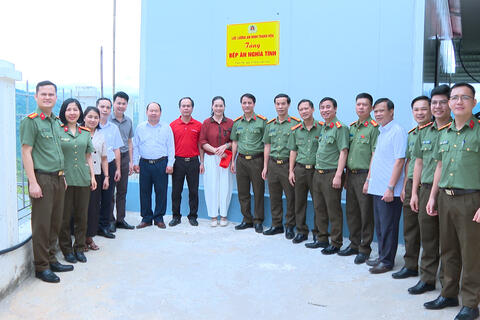Lực lượng An ninh Công an Thanh Hóa và Ngân hàng Agribank Chi nhánh Thanh Hóa trao tặng "Bếp ăn học sinh vùng cao" tại xã Nhi Sơn