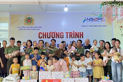 Nghĩa tình trong màu áo an ninh