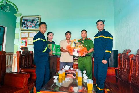Tri ân gia đình tiếp sức lực lượng Cảnh sát PCCC và CNCH thực hiện nhiệm vụ chữa cháy rừng