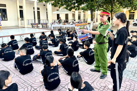 Lan tỏa trách nhiệm từ mô hình "Lớp học Công an xã vì thế hệ trẻ Hồ Vương"