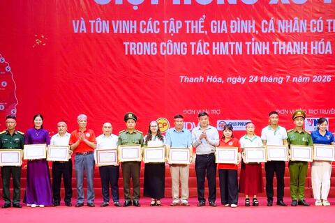Câu lạc bộ “Ngân hàng máu sống” Công an tỉnh Thanh Hóa được tuyên dương tại Chương trình Hành trình Đỏ lần thứ XIV năm 2026