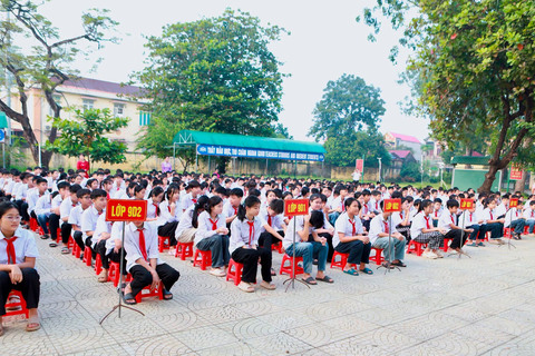 Công an xã Hoằng Giang tuyên truyền pháp luật, xây dựng môi trường học đường an toàn, lành mạnh