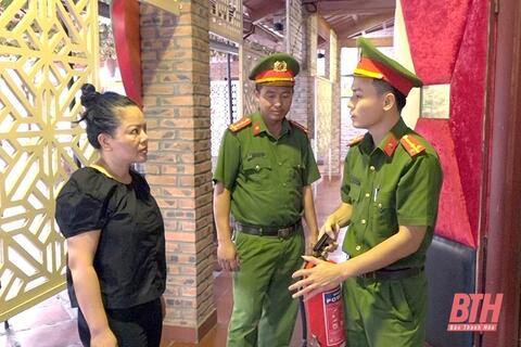 Công an Vĩnh Lộc kiểm tra an toàn phòng cháy, chữa cháy tại các cơ sở kinh doanh dịch vụ karaoke