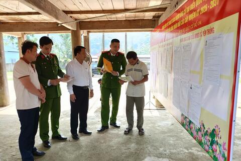 Tuyên truyền công tác PCCC tại 8 điểm bầu cử trên địa bàn xã Yên Thắng