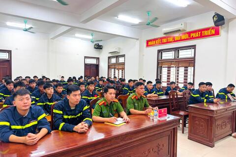 Khai giảng lớp huấn luyện định kỳ nghiệp vụ chữa cháy và cứu nạn, cứu hộ 6 tháng cuối năm 2026