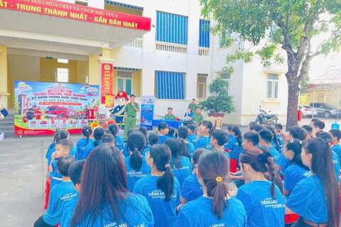 Tuyên truyền, thực hành, trải nghiệm chữa cháy và cứu nạn cứu hộ