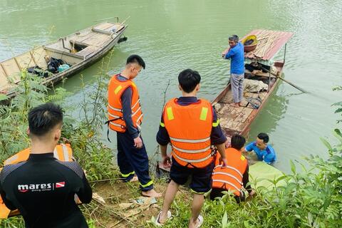 Tìm thấy thi thể nạn nhân nhảy cầu Vĩnh Hưng, huyện Vĩnh Lộc